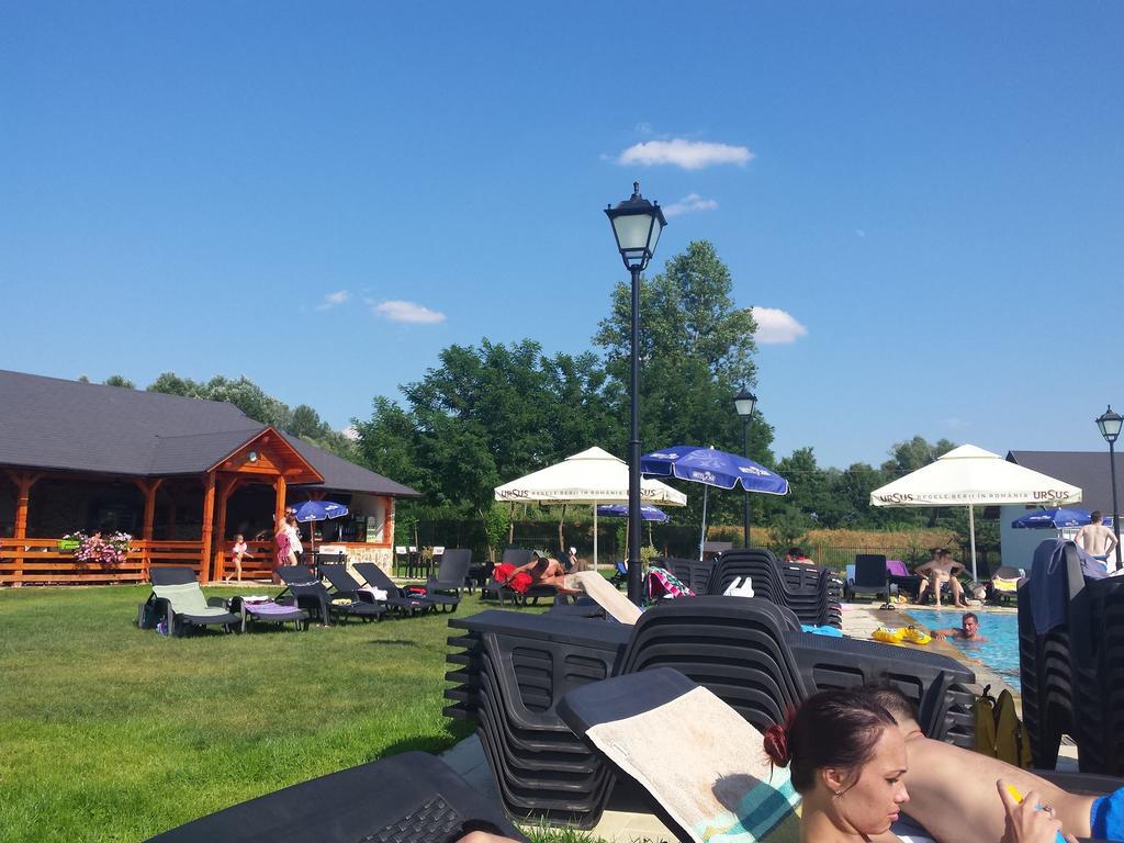 Pension La Taticu Săcălăşeni Esterno foto