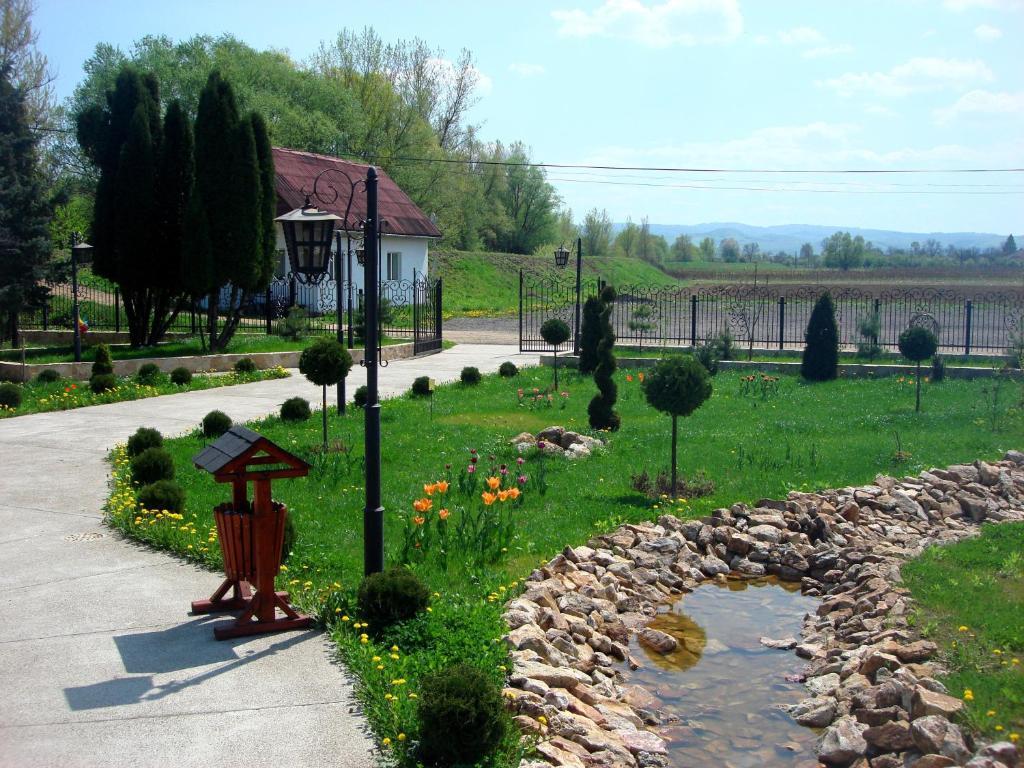 Pension La Taticu Săcălăşeni Esterno foto